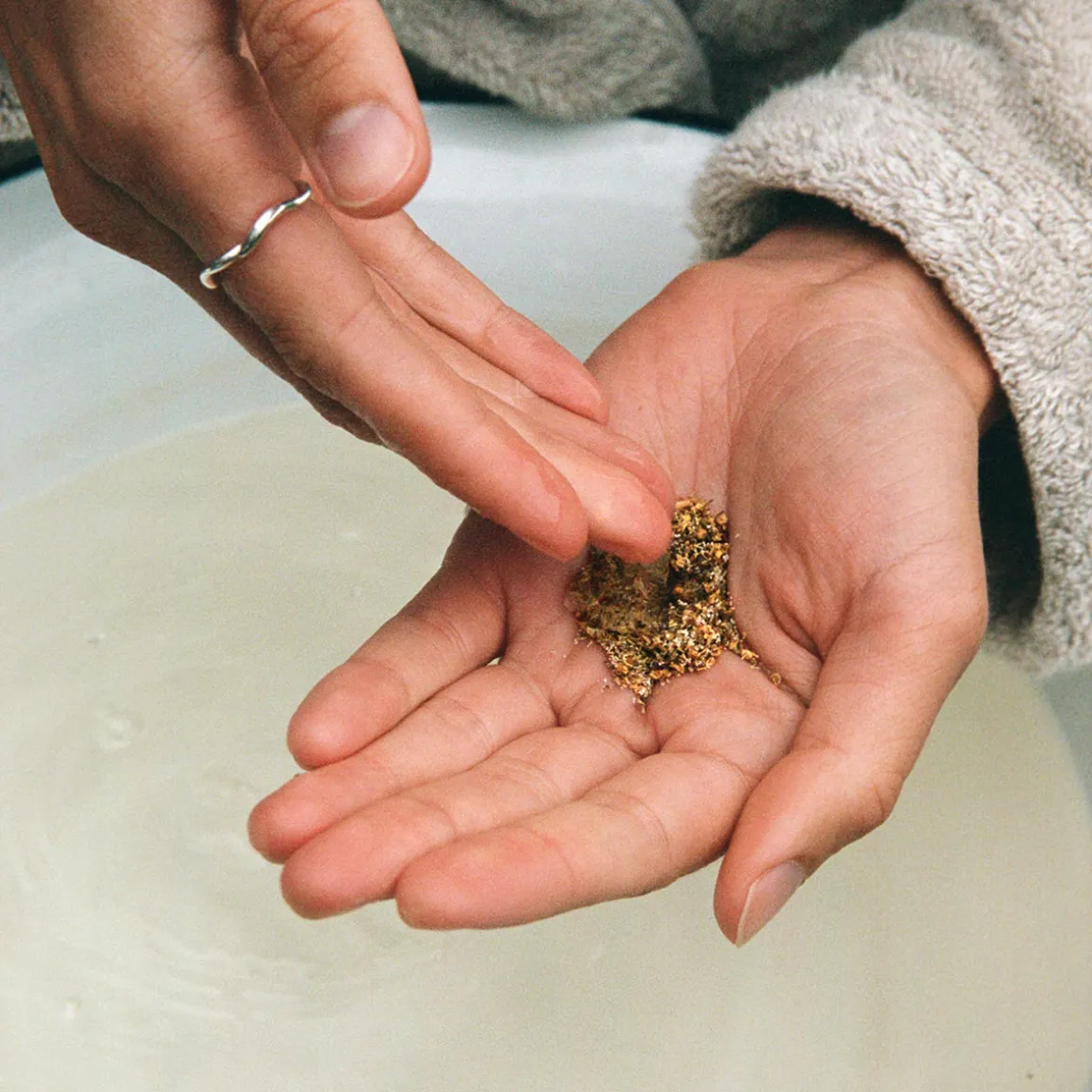 303 Exfoliating Herbal Peel 22gr