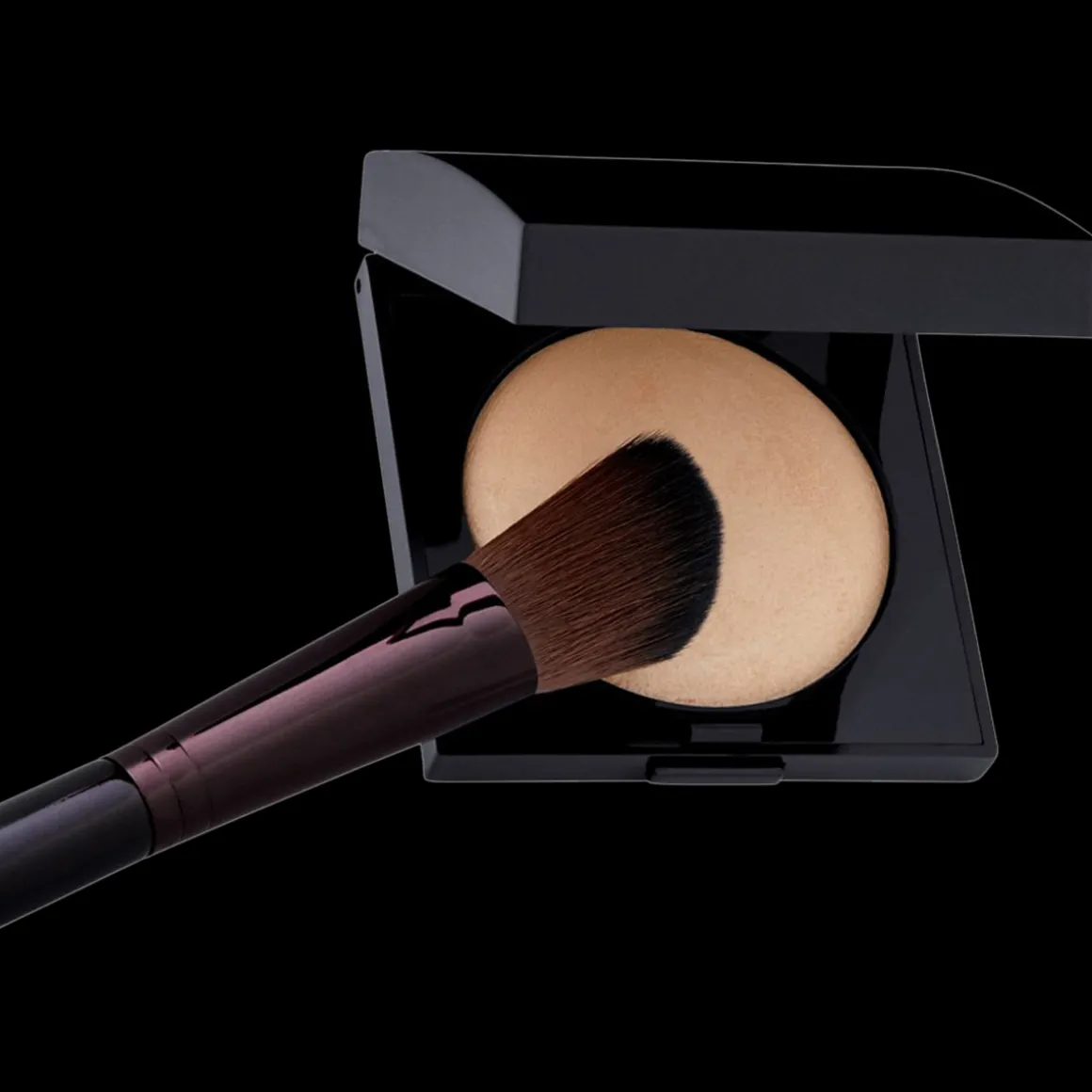 Brush Angled Cheek Colour
