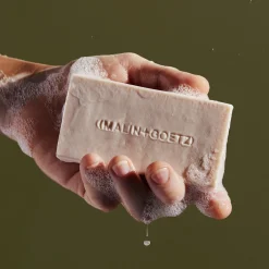 Strawberry Vitamin B5 Hydrating Bar 140gr